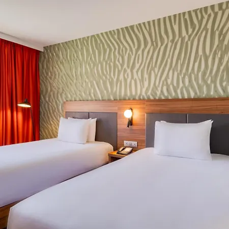 Hilton Garden Inn Brussels City Centre-2