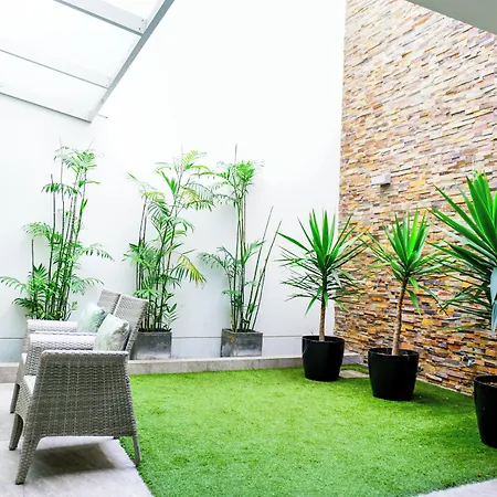 Apart Hotel Petit Palace Suites-3