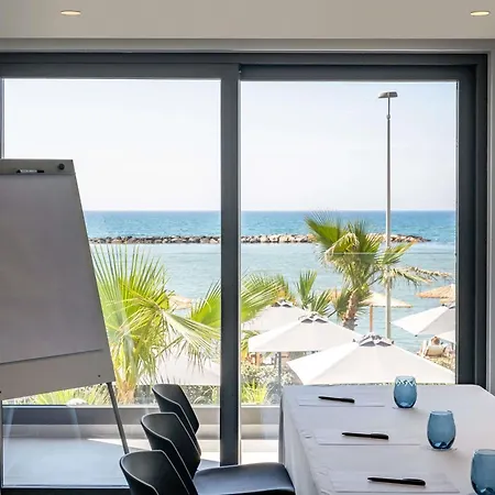 Mercure Larnaca Beach Resort-3