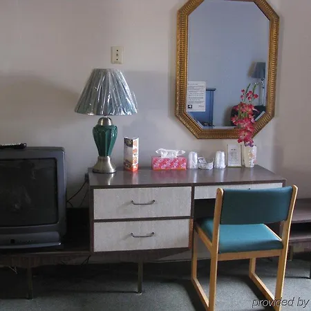 Chipican Motel Sarnia-3