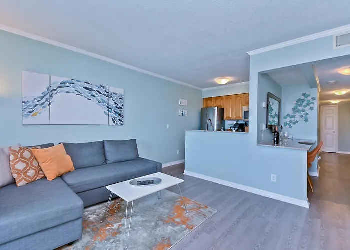 412-Amazing Views, Waterfront, Wifi, Pool, Close To Bucs Stadium