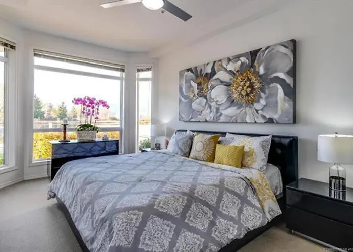 Tranquil Waterfront Condo
