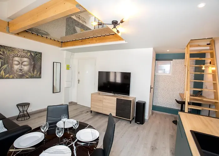 Duplex : Plage 300M, Clim, Netflix