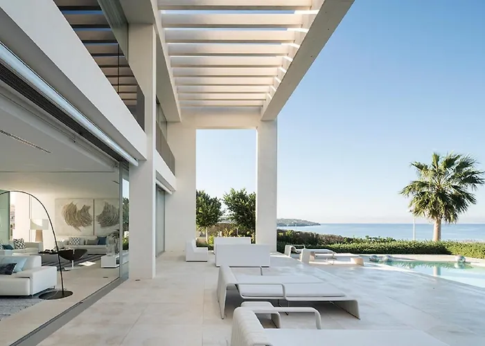 Palma Bay Front Line