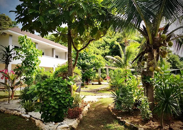 Sunset Cove Beach & Dive Resort