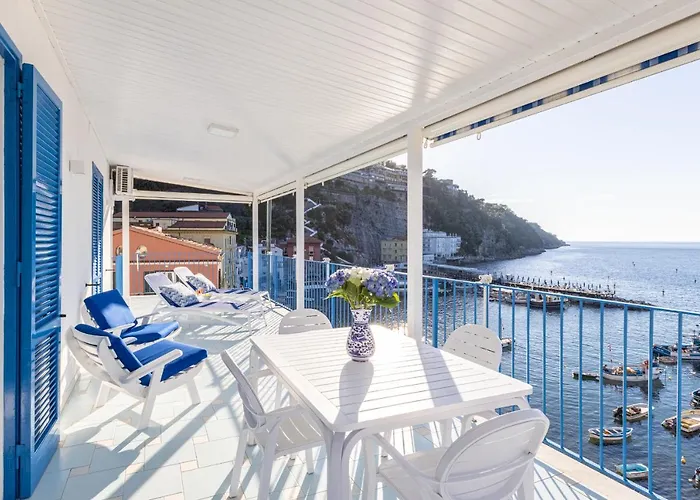 Profumo Di Mare - Sea Front Terrace Apartment Marina Grande, Sorrento