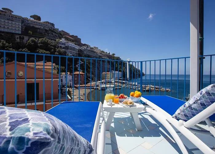 Profumo Di Mare - Sea Front Terrace Apartment Marina Grande, Sorrento