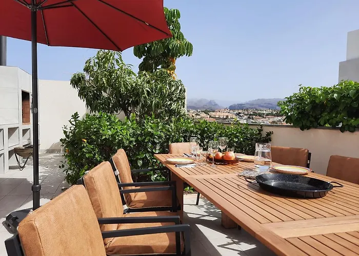 Villasroyale Trespalomas - An Iconic Villa For Elevated Getaways!