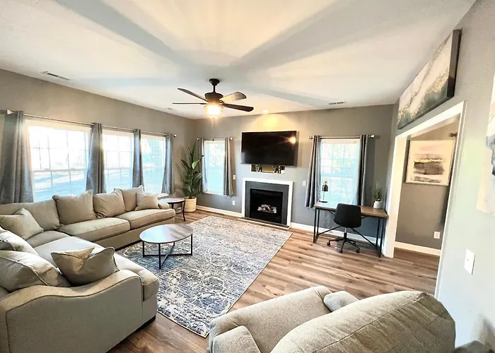 Beautiful, Spacious, Hidden Gem In Heart Of Wilmington