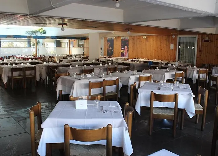 Th 1400 Hotel