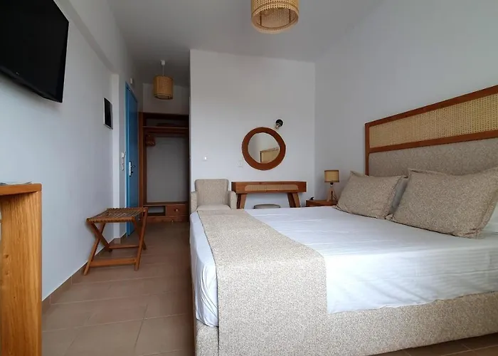 Sarakiniko Rooms