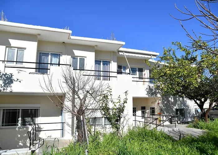 Iskas Apartments