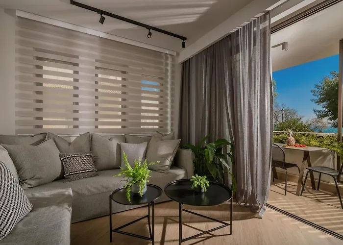 Point Ephemere Beachfront Apartments