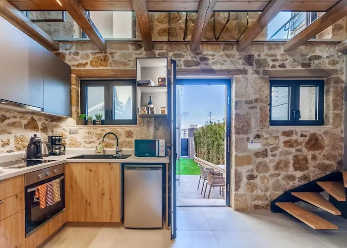 Evangelia Casa, Comfy Stay, Centrally, With Views!