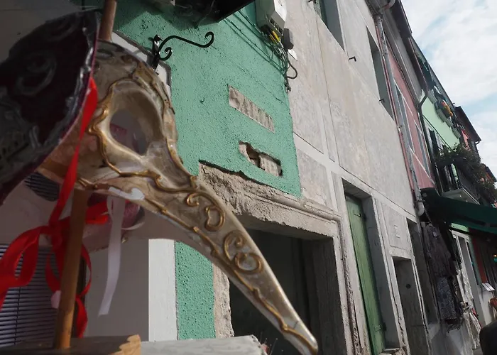 Venice Luxury Watersdoor