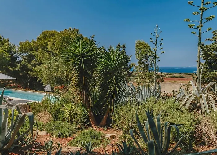 Kubo Sea Views Luxury Escape