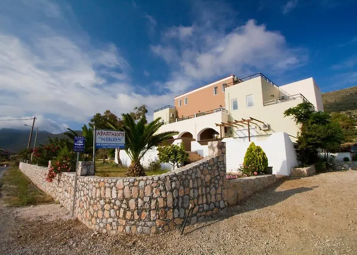 Nikos Apartments