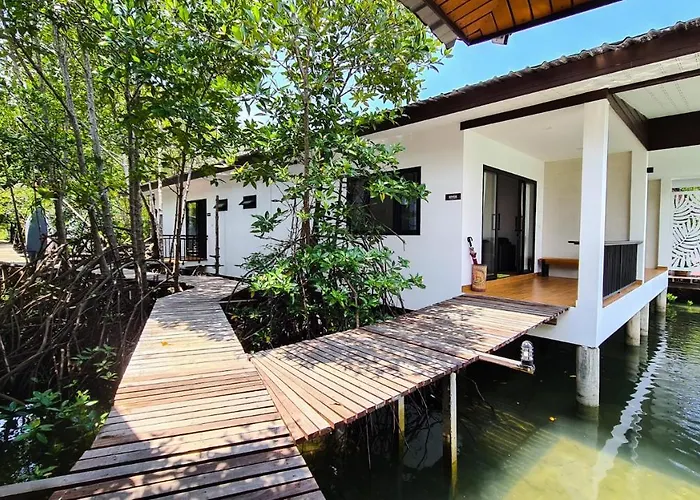 Baan Rim Nam