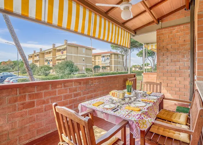 2 Bedroom Lovely Apartment In Grosseto