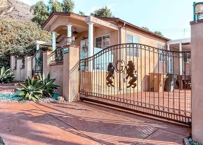 Cozy Beach Home Walking Distance From Ocean