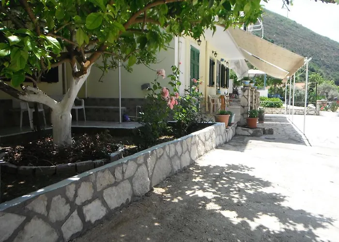 Dimitris Apartments