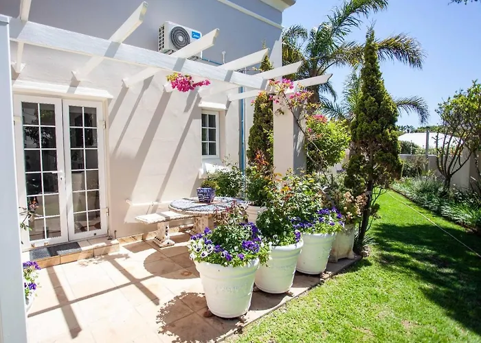 No 4 Boutique Beach House
