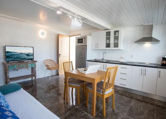 Altavista Apartahotel-Adults Only Over 14