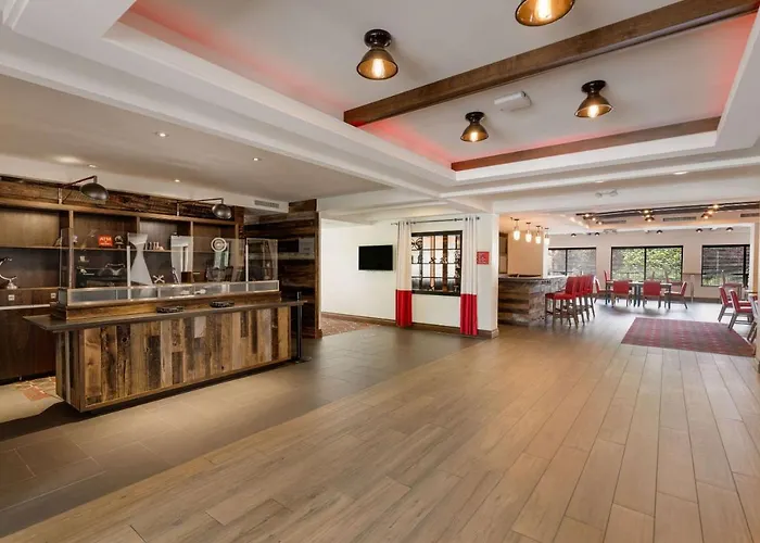 The Crossroads Hotel - Newburgh