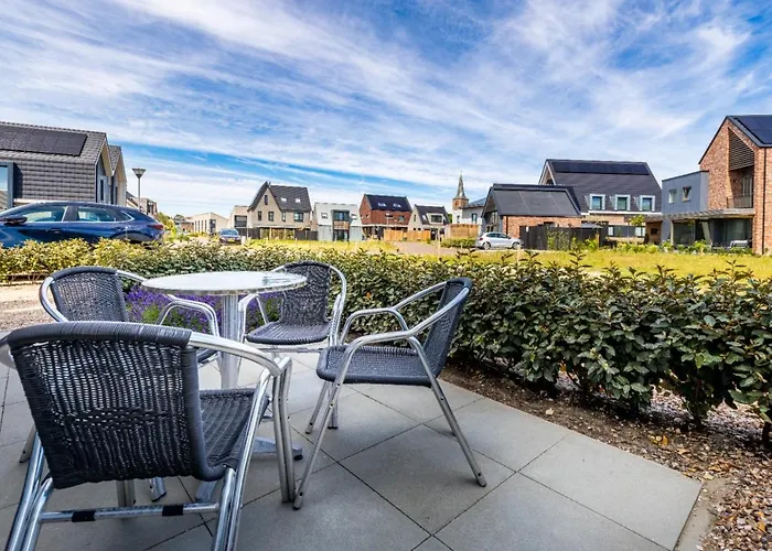 Roosjesweg 2 Luxe studio 400 meter van strand met parkeerplaats