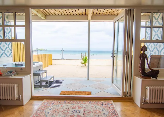 Tolcarne Beach Colonial Restaurant&Rooms