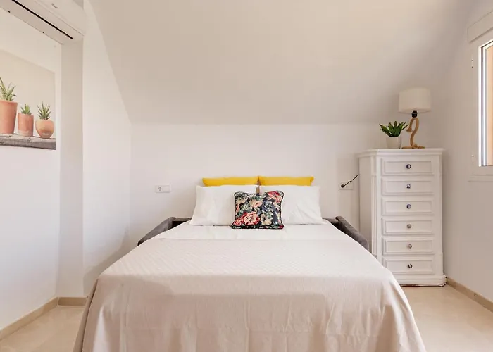 Fresh Penthouse Apartment With Great Sea Views