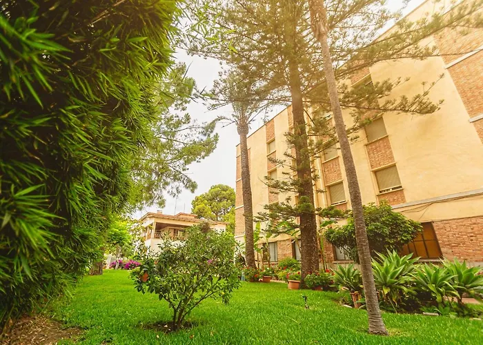 Apartamentos El Oasis
