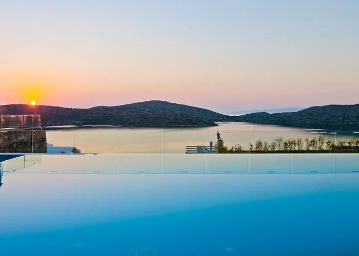Royal Marmin Bay Boutique&Art Hotel