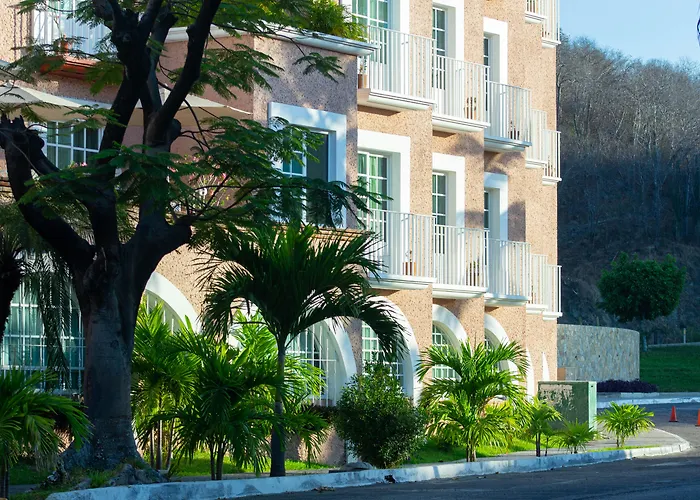 Hotel Castillo Huatulco & Beach Club
