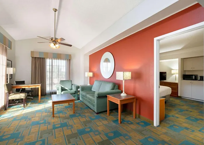 La Quinta Inn By Wyndham Phoenix Sky Harbor Airport