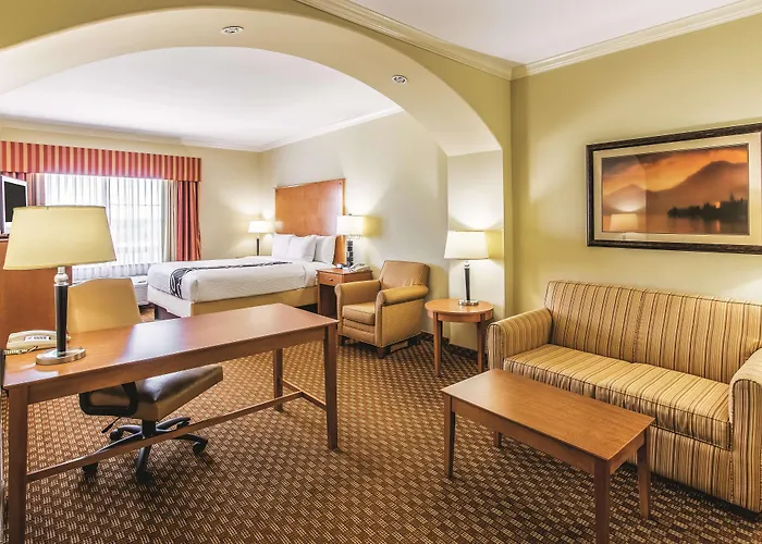 La Quinta By Wyndham Bridgeport