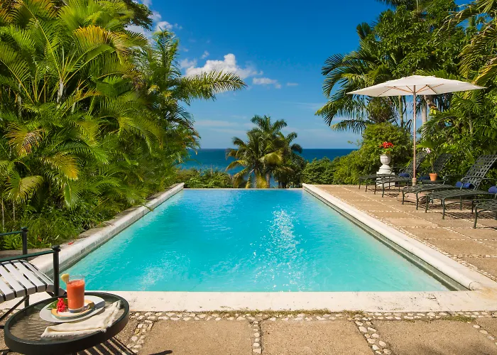 Round Hill Hotel & Villas