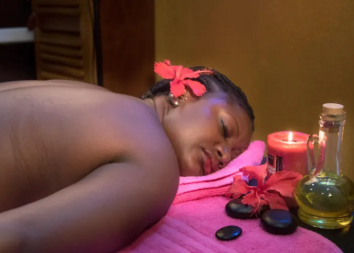Travellers Beach Hotel & Spa