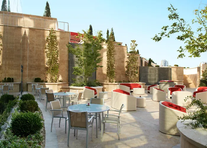 Fairmont Baku, Flame Towers