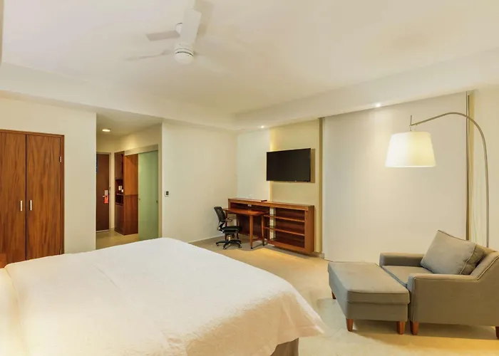 Hampton Inn & Suites By Hilton Los Cabos