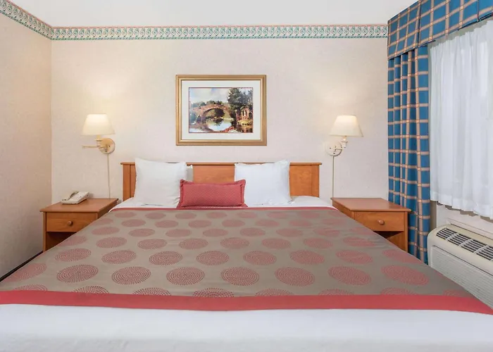Ramada By Wyndham Kent Seattle Area