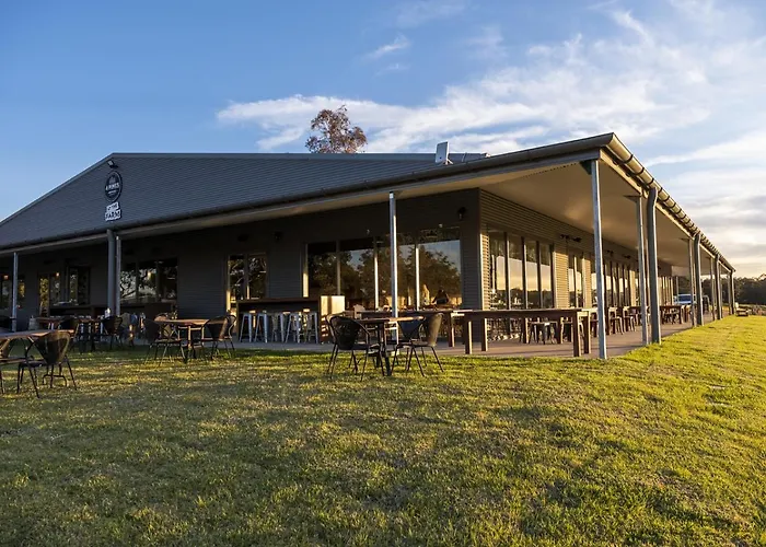 Hunter Valley Resort, Hunter Farm Adventure Centre & 4 Pines At The Farm