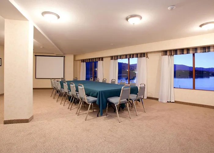 Holiday Inn Hotel & Suites Osoyoos By Ihg