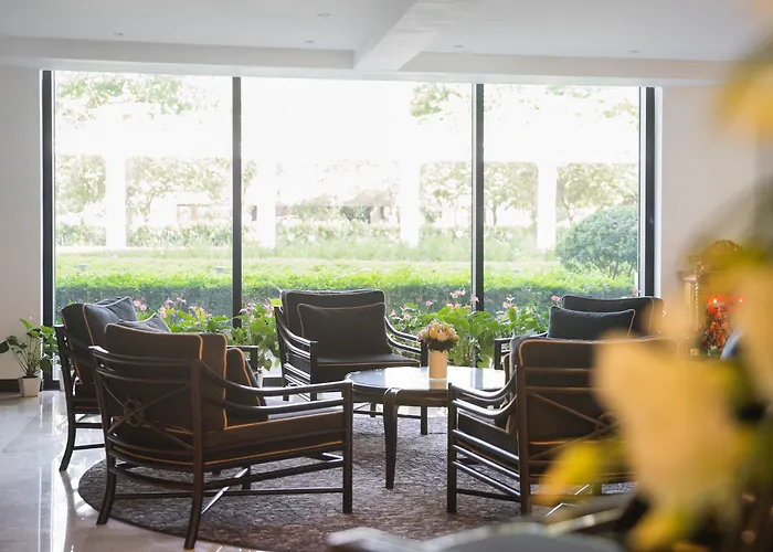 Elegant Suites Westlake