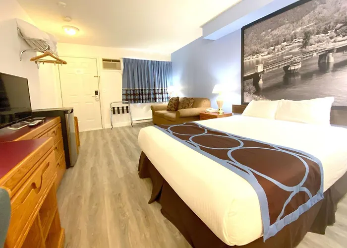 Super 8 By Wyndham Sicamous