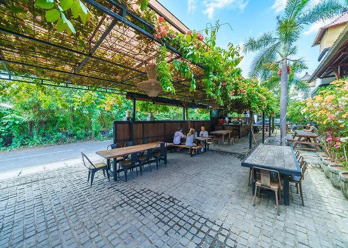 Black Pearl Hostel