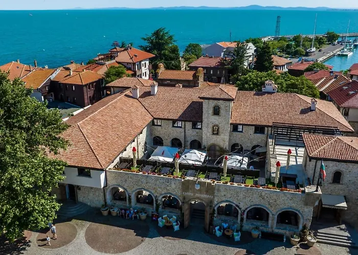 Castro Mesembria Boutique Hotel
