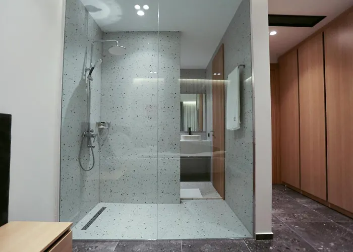 Hotel 12