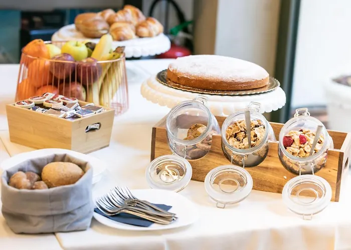 Domus Cavour Rooms&Suites