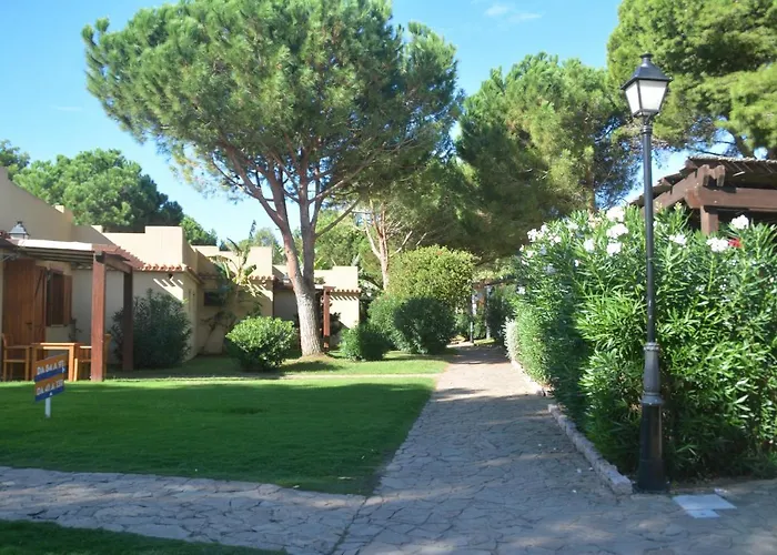 Porto Pino Club